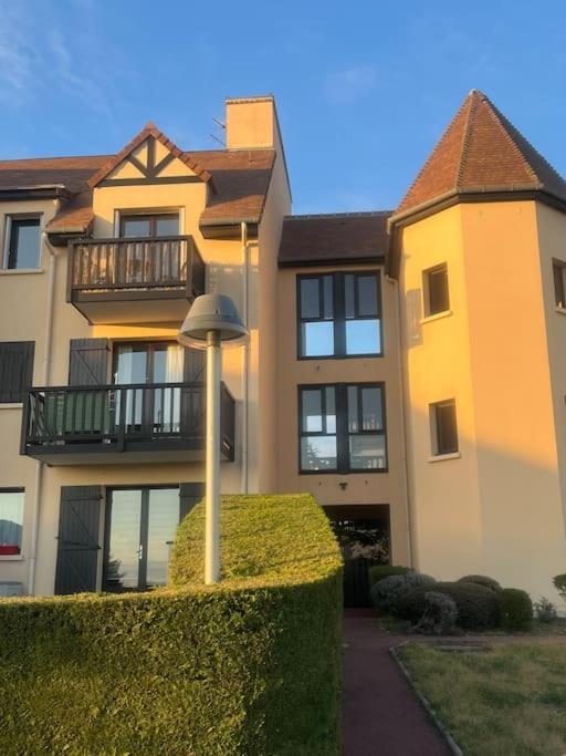Appartamento Le Rivabella Ouistreham Esterno foto